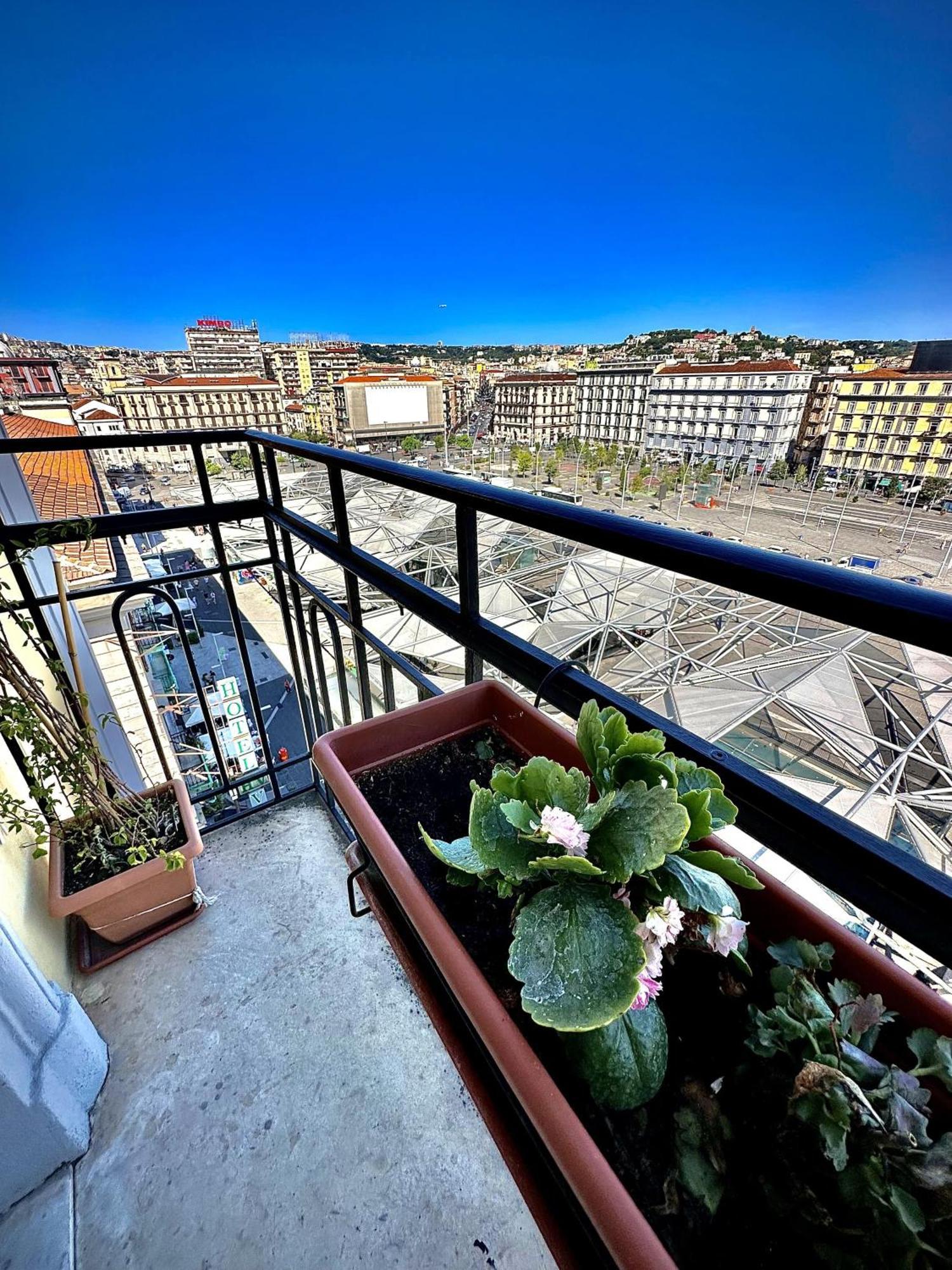 Florestine Napoli المظهر الخارجي الصورة
